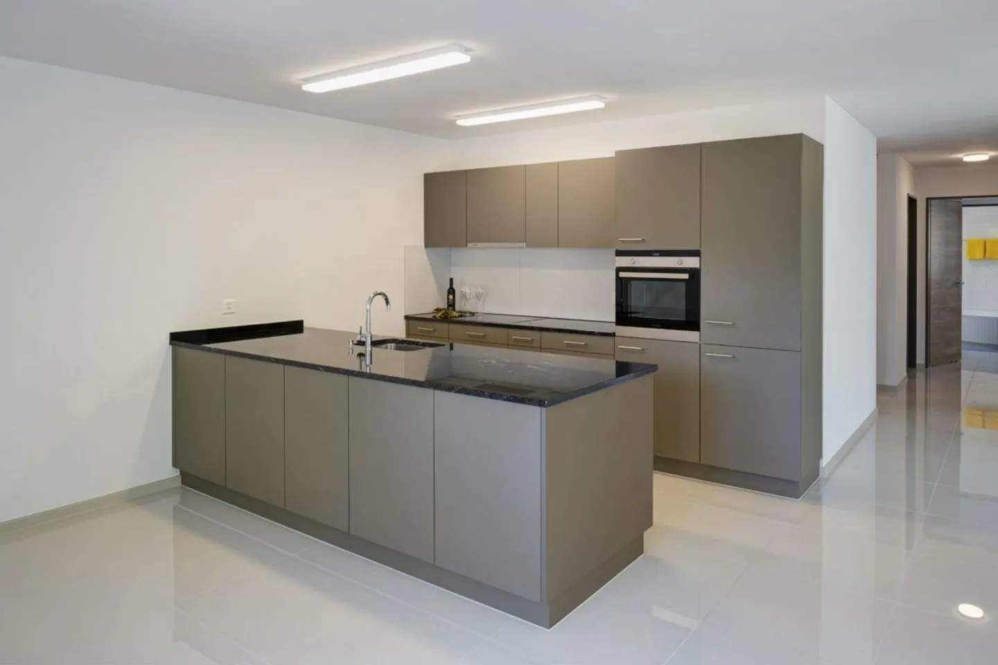 Appartamento 3.5 stanze come nuovo in una posizione tranquilla! - Foto 3 di 7