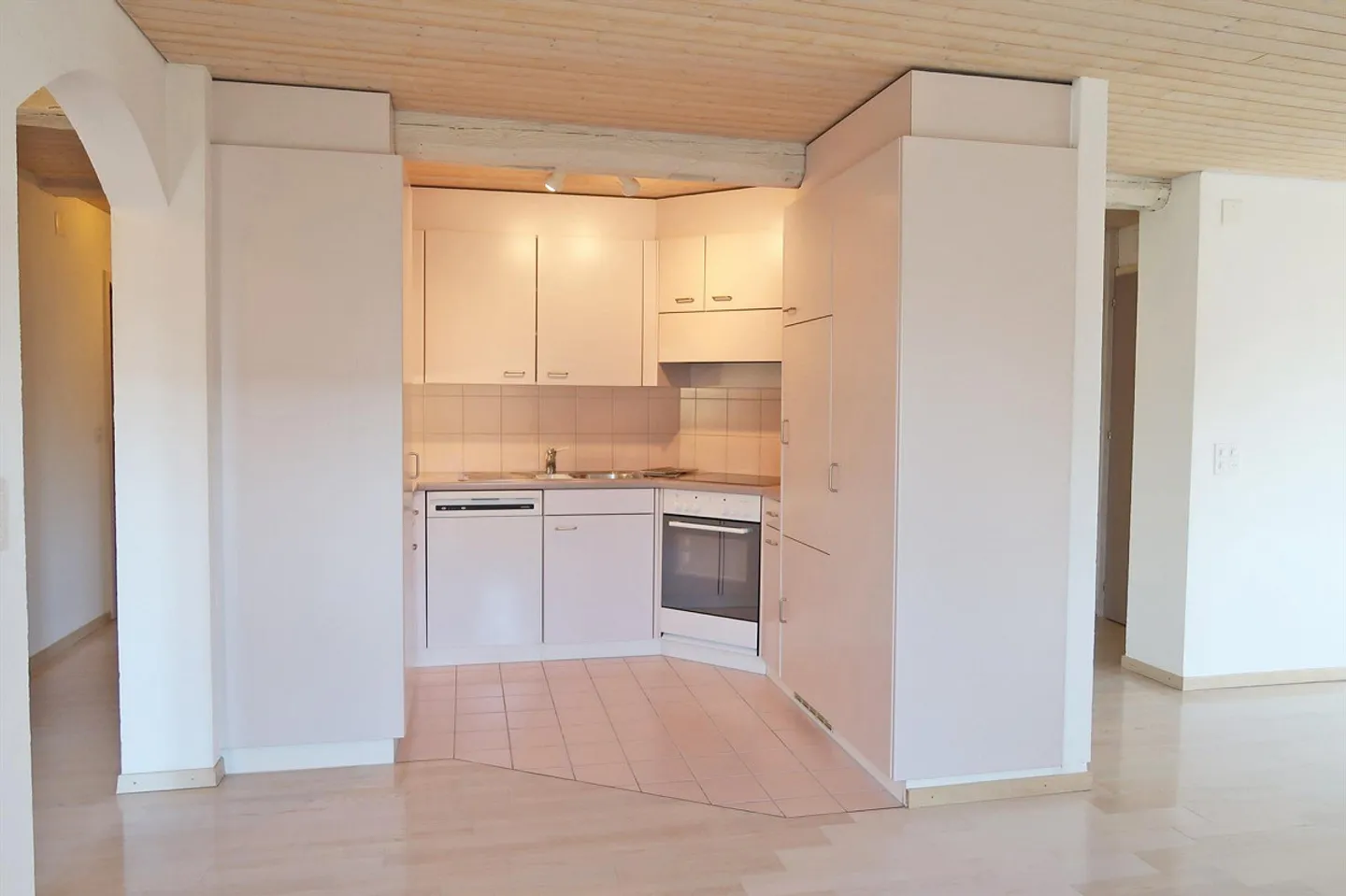 Central Attic Apartment in Stein am Rhein - Photo 5 of 9
