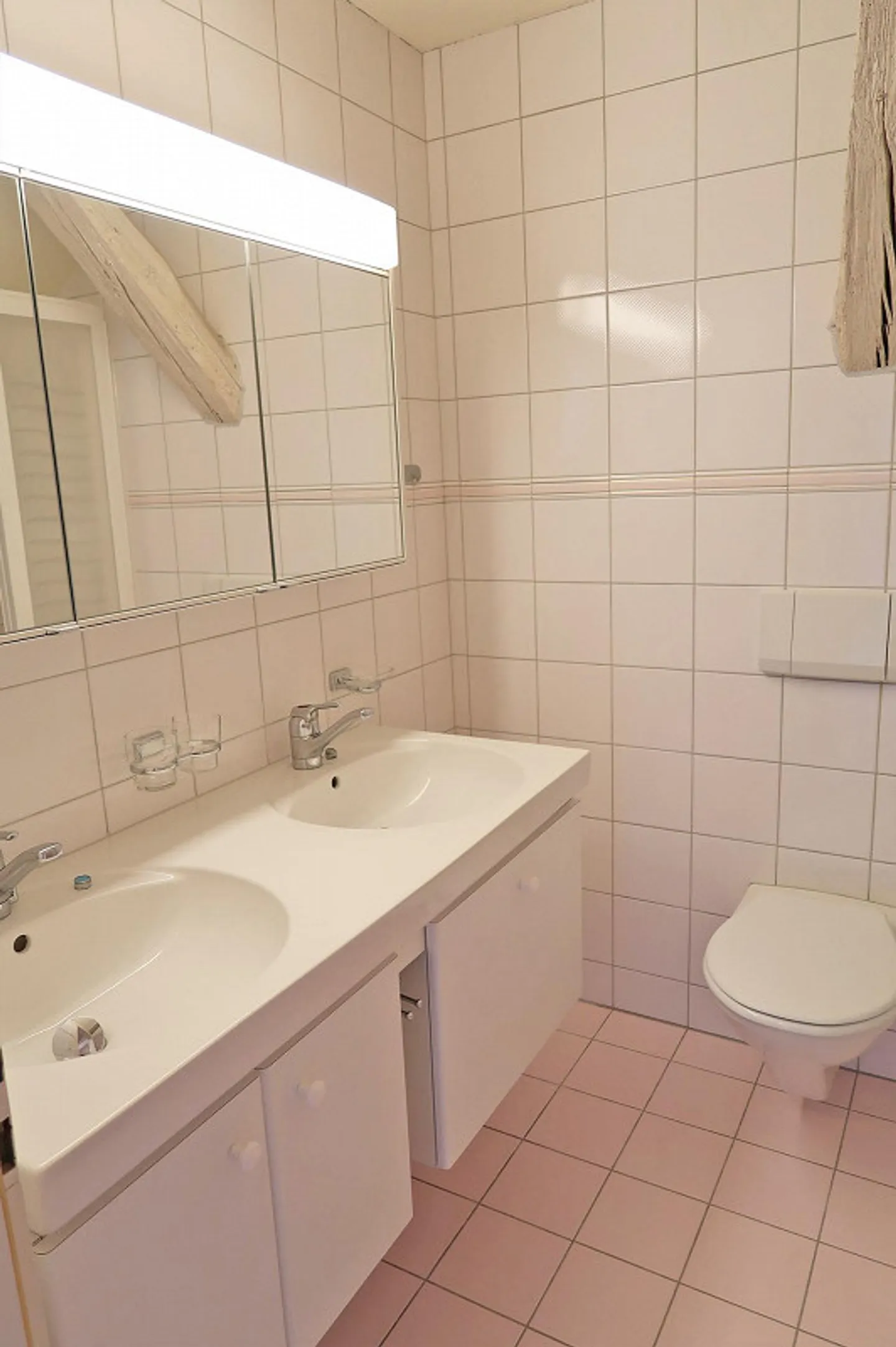 Central Attic Apartment in Stein am Rhein - Photo 7 of 9