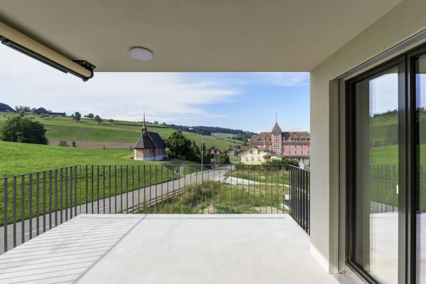 Appartamento 3.5 stanze come nuovo in una posizione tranquilla! - Foto 4 di 7