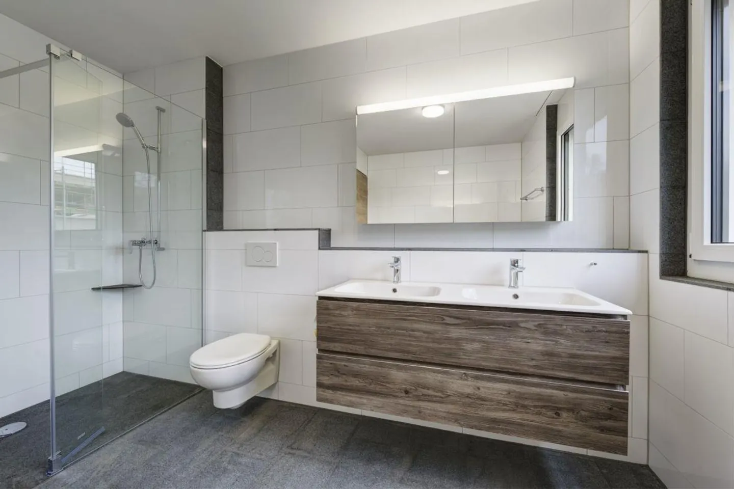 Appartamento 3.5 stanze come nuovo in una posizione tranquilla! - Foto 5 di 7