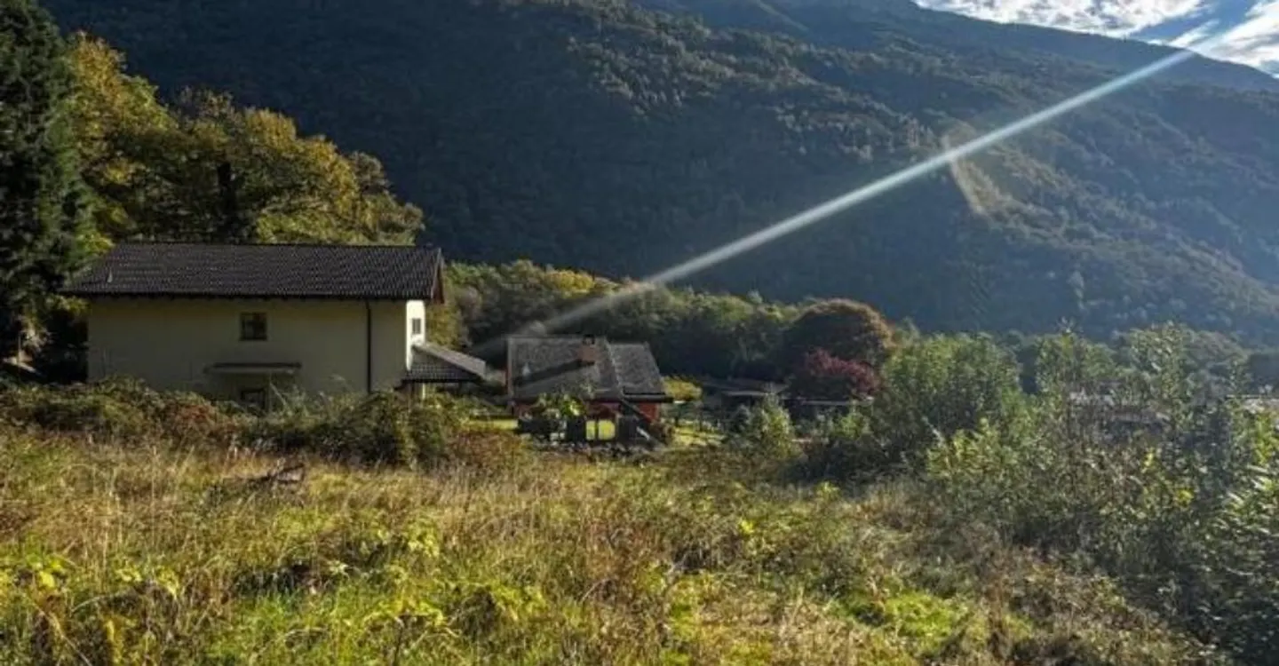 Terreno edificabile con piscina naturale a Giornico - Residenza principale - Foto 6 di 6