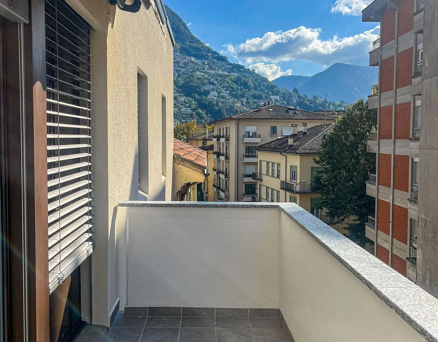 2,5 stanze in ristrutturazione vicino al centro di Lugano - Foto 2 di 4