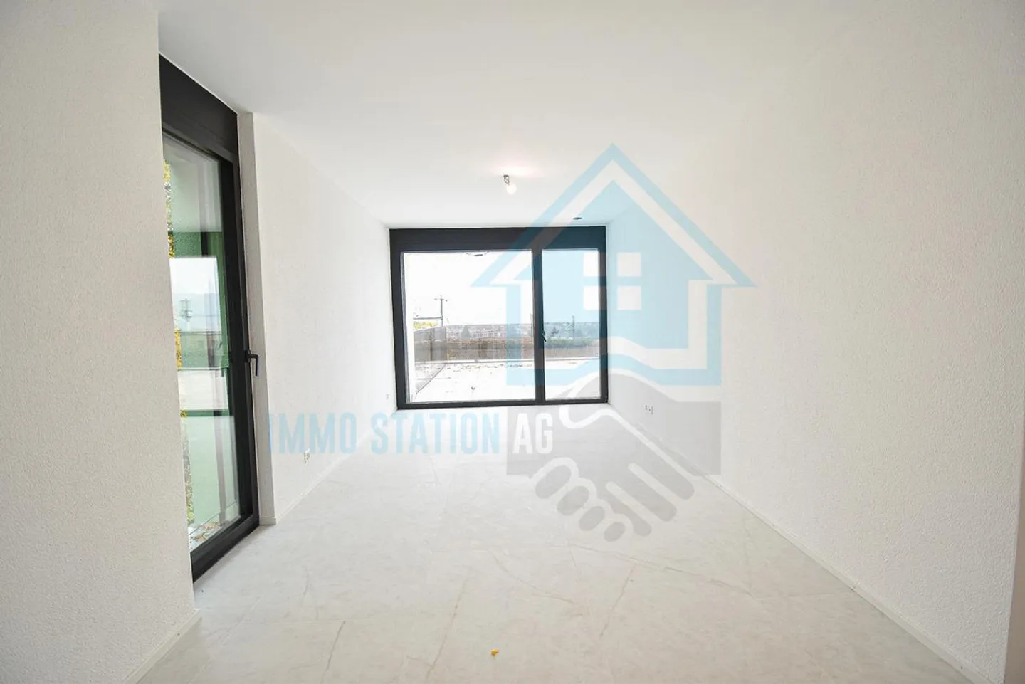 Exclusive New Build Terrace Apartment with Panoramic Views & Highest Living Comfort - Photo 8 of 13