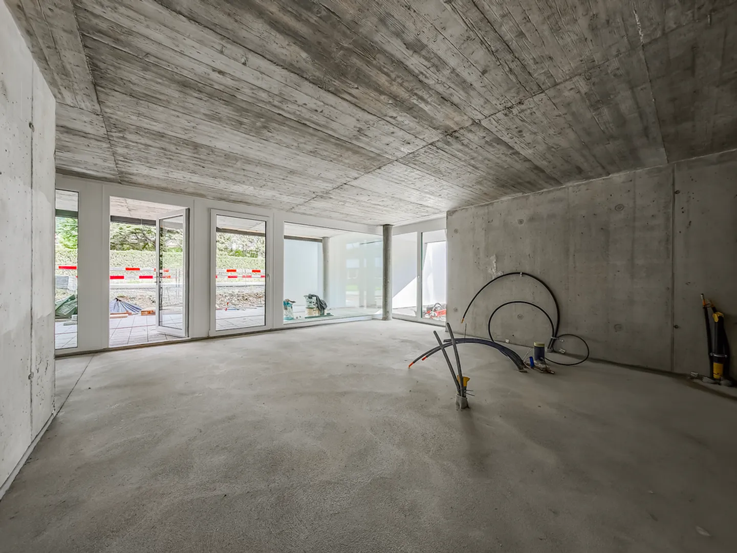 Commercial - Photo 4 of 8