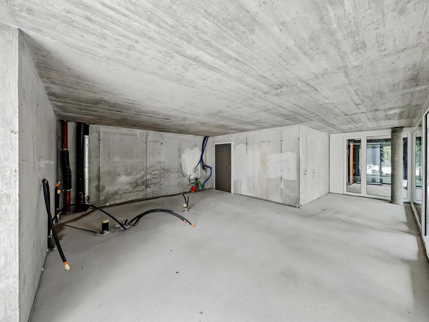 Commercial - Photo 5 of 8