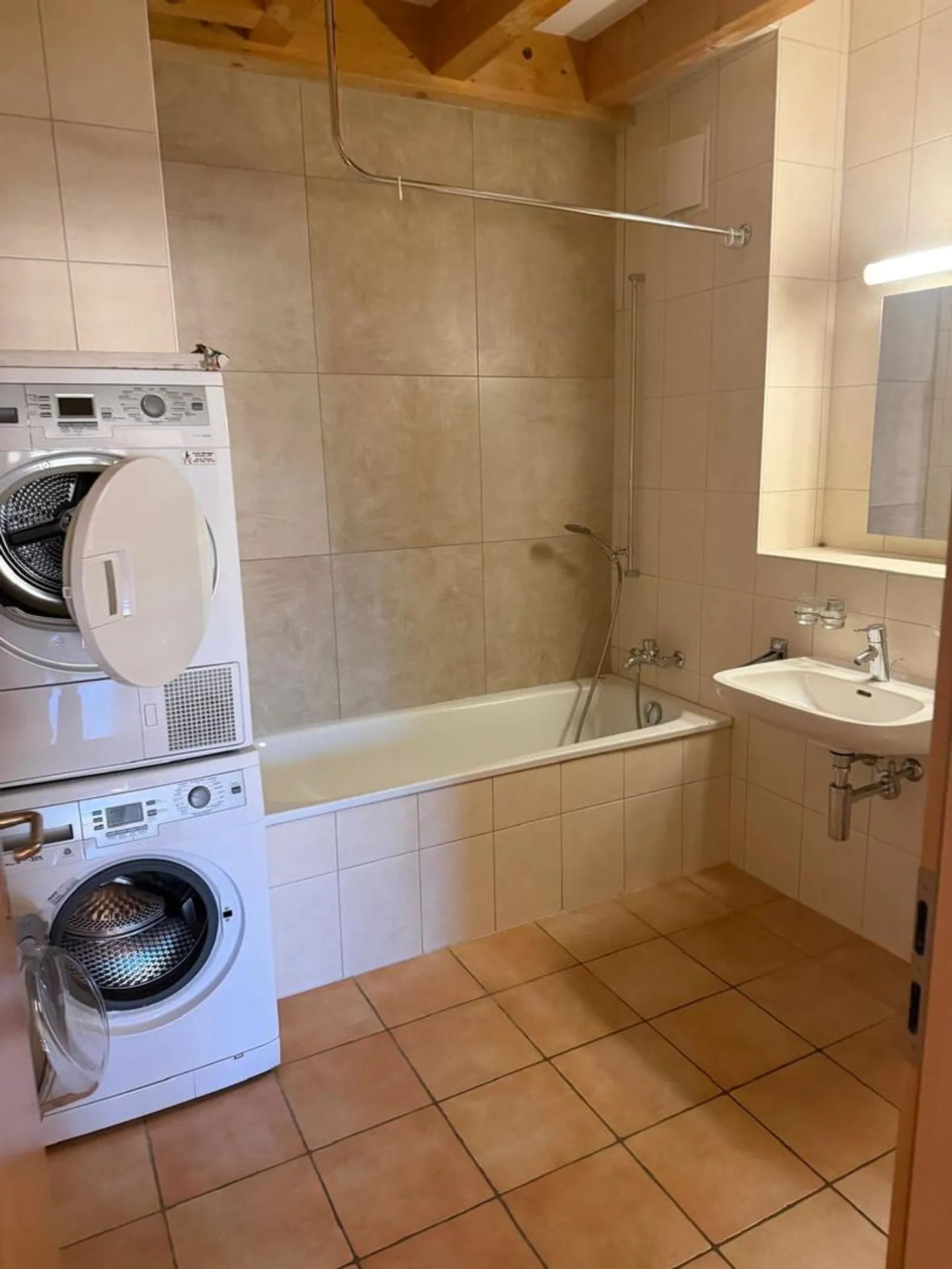 Magnifico appartamento mansardato di 3,5 locali a Conthey - Foto 3 di 7