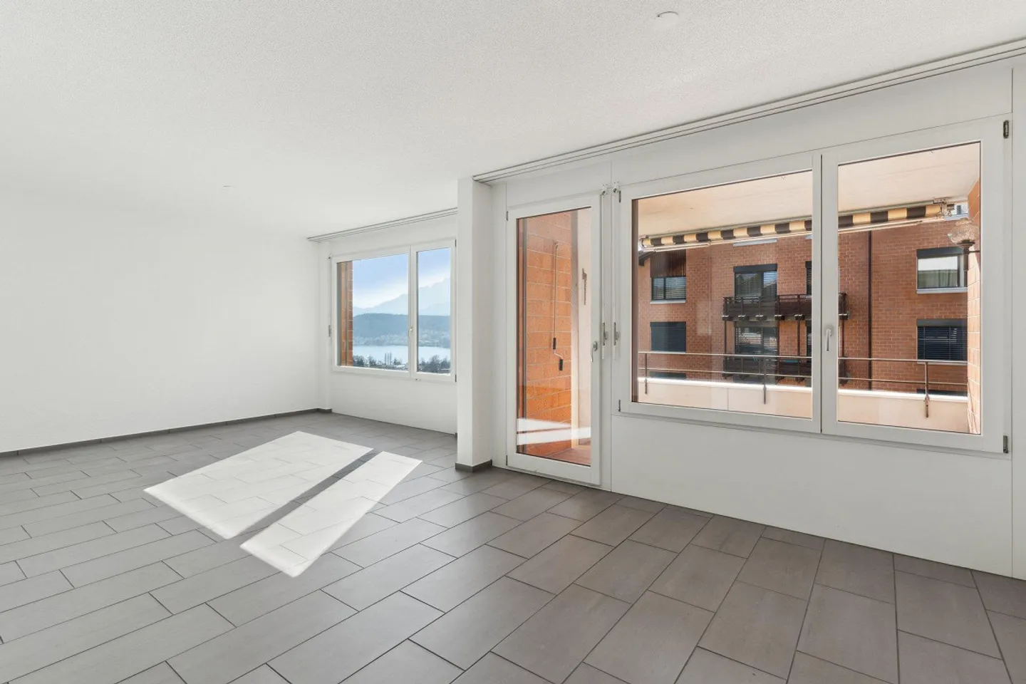 Condominium de 3½ pièces sur le versant sud de Lucerne - Photo 2 sur 8