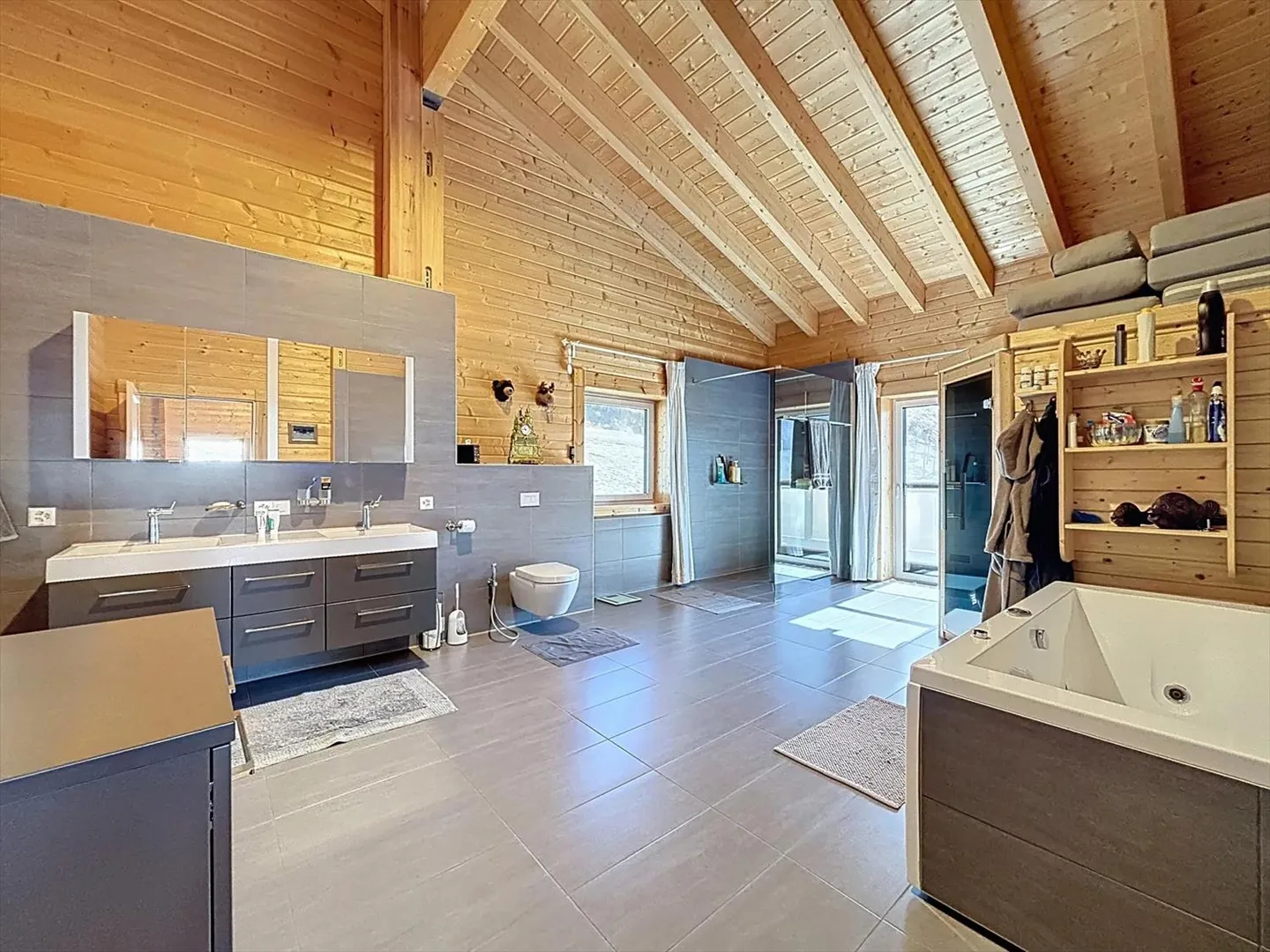 Luxurious and Unconventional Chalet with Panoramic View - Photo 12 of 13