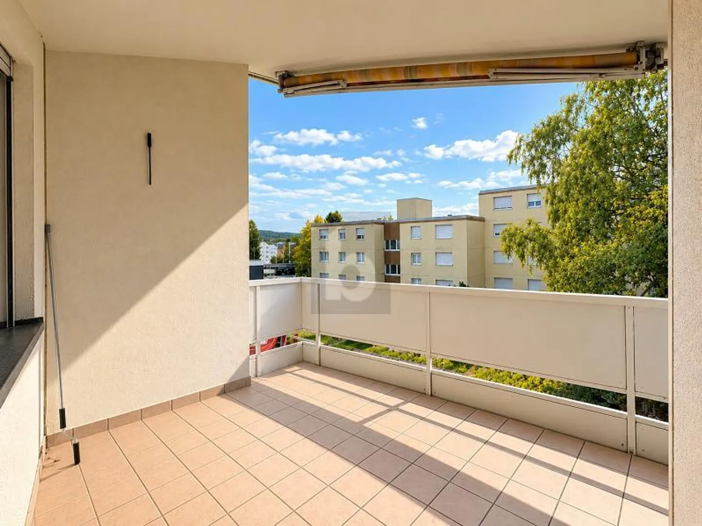RÉNOVÉ ET MODERNE DANS UN EMPLACEMENT CENTRAL - Photo 5 sur 6