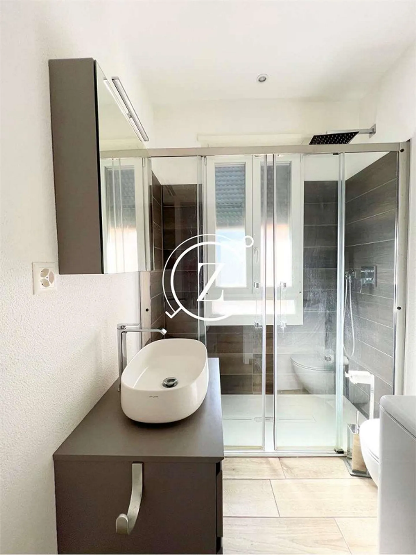 Completely renovated 2.5 apartment with lake view in Lugano - Photo 3 of 7