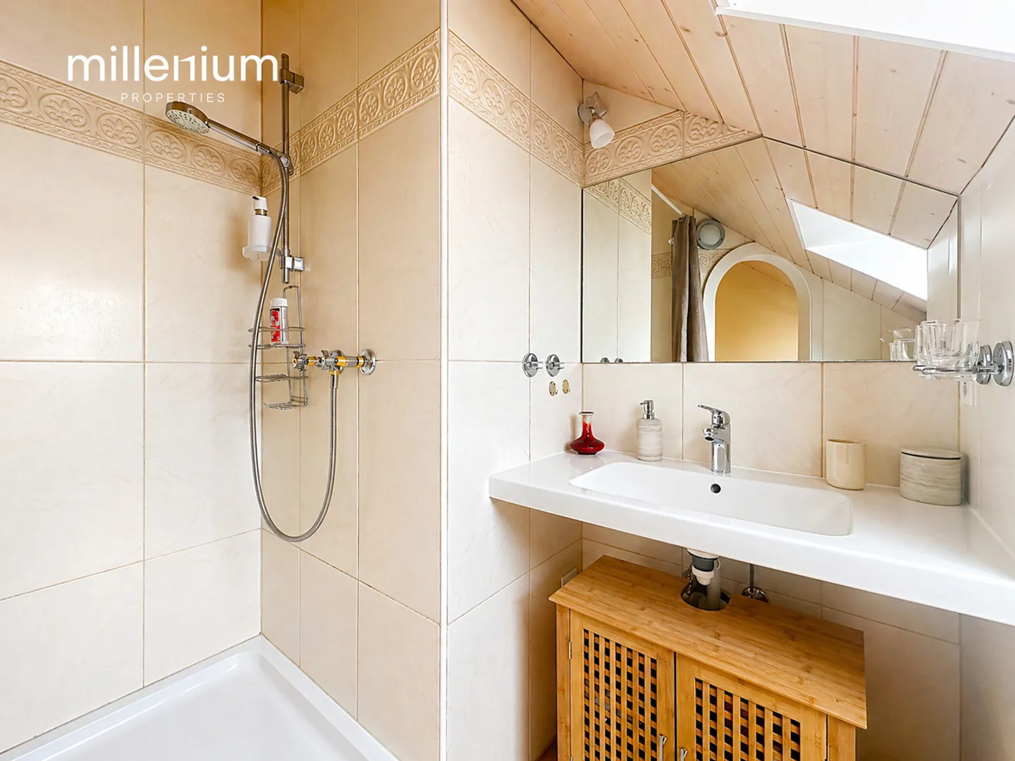 Beau duplex meublé de 180 m² à Buchillon - Photo 11 sur 12