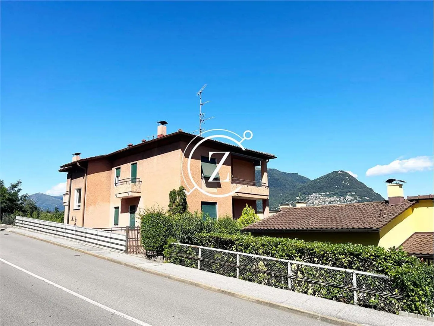 Completely renovated 2.5 apartment with lake view in Lugano - Photo 7 of 7