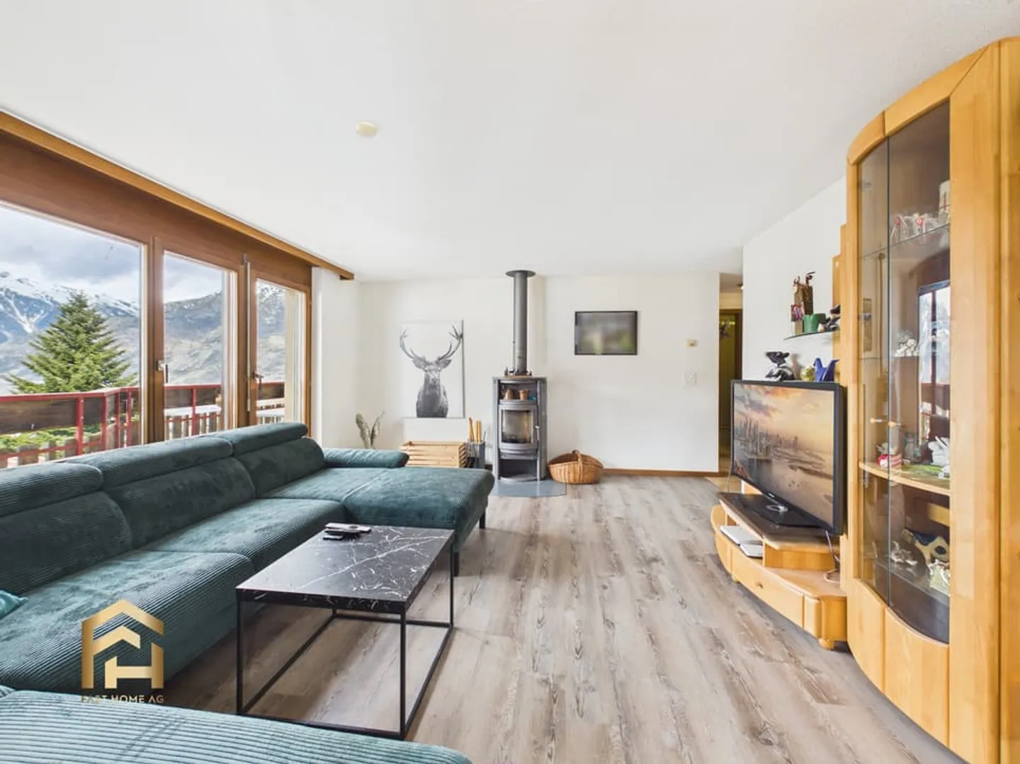 Mountain Idyl with Comfort: 4.5-Room Apartment in Unterbäch with Large Balcony - Photo 1 of 13