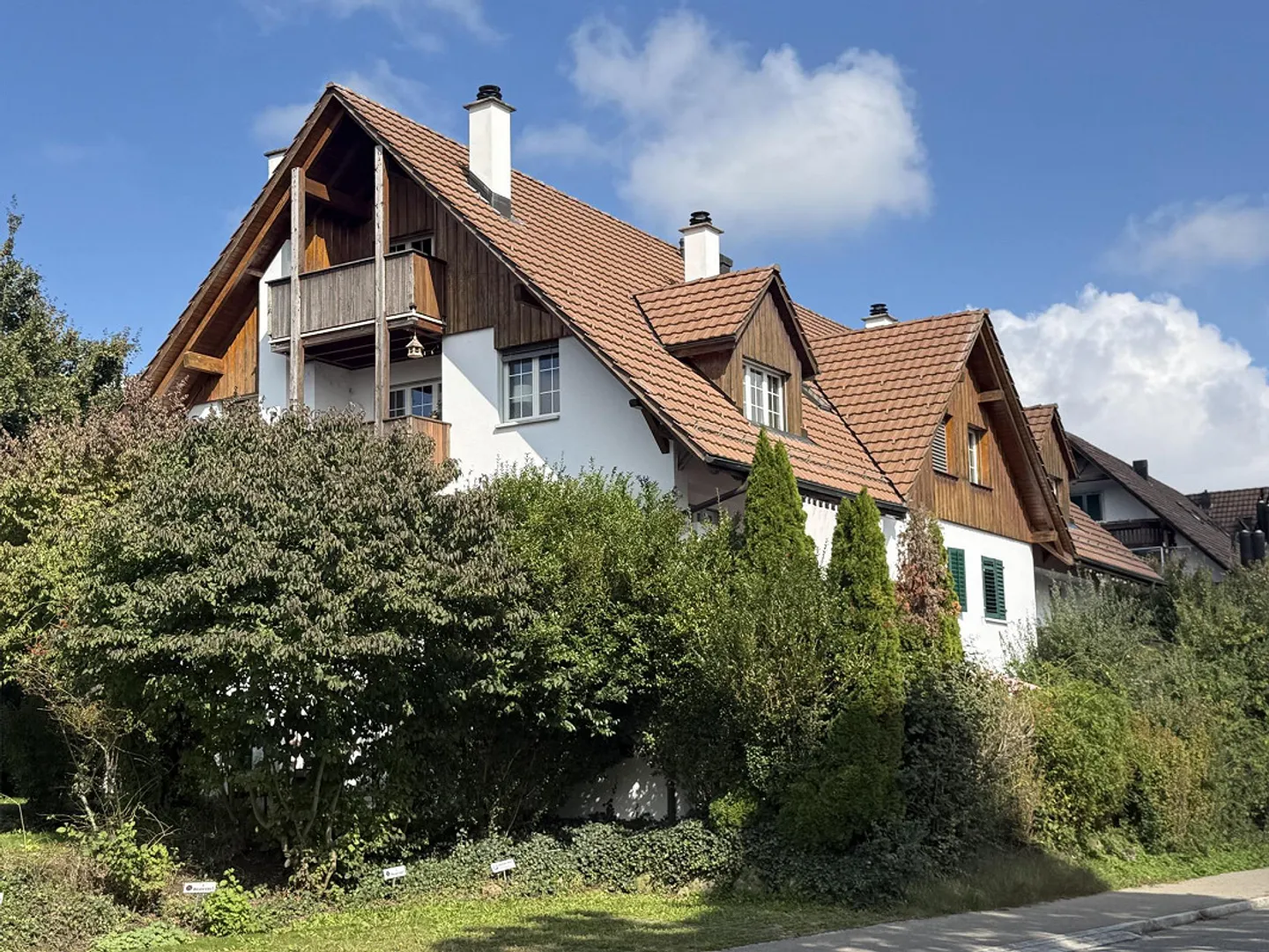 Cozy 4.5-room apartment with balcony in a quiet location in Nürensdorf - Photo 1 of 11