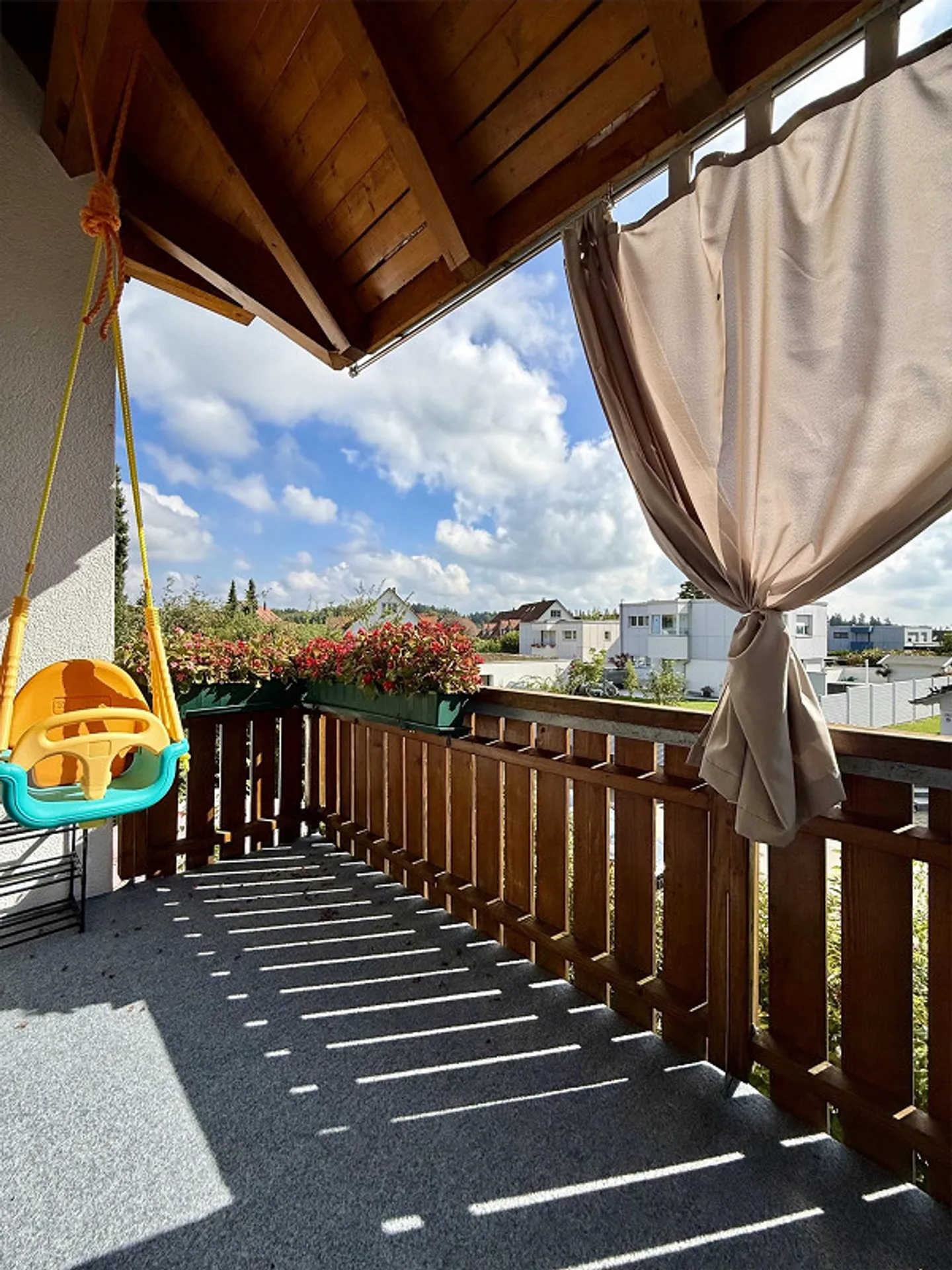Cozy 4.5-room apartment with balcony in a quiet location in Nürensdorf - Photo 3 of 11