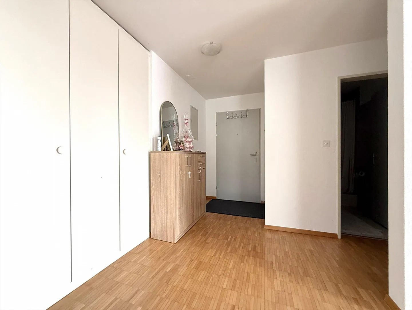 Cozy 4.5-room apartment with balcony in a quiet location in Nürensdorf - Photo 5 of 11