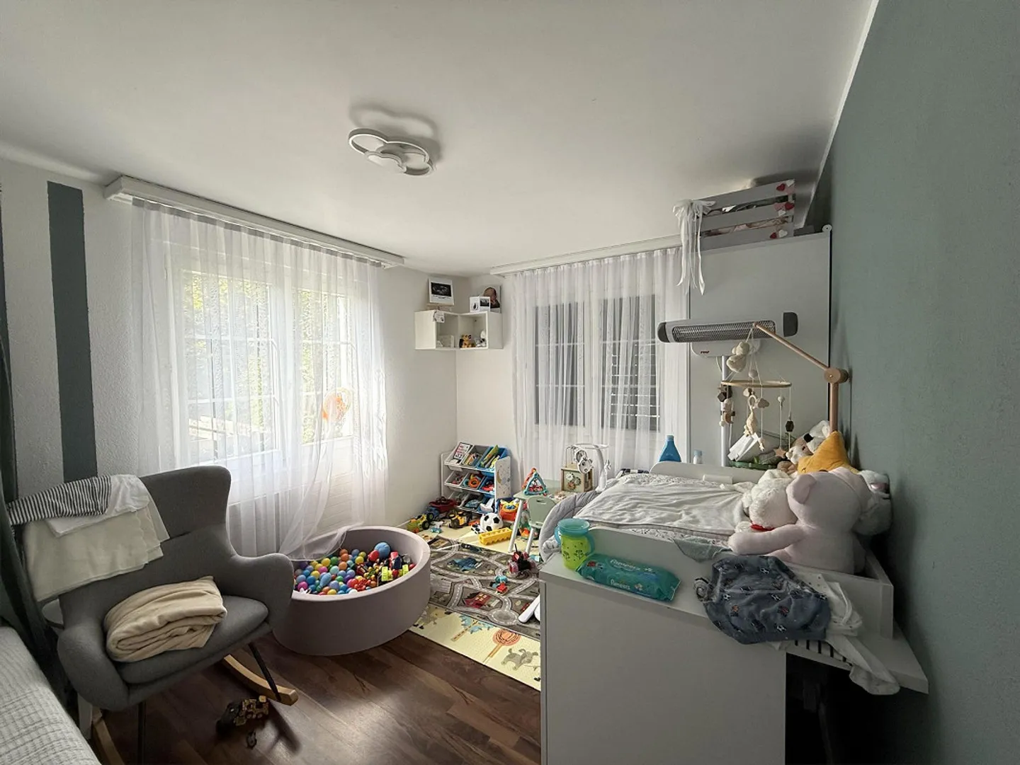 Cozy 4.5-room apartment with balcony in a quiet location in Nürensdorf - Photo 7 of 11