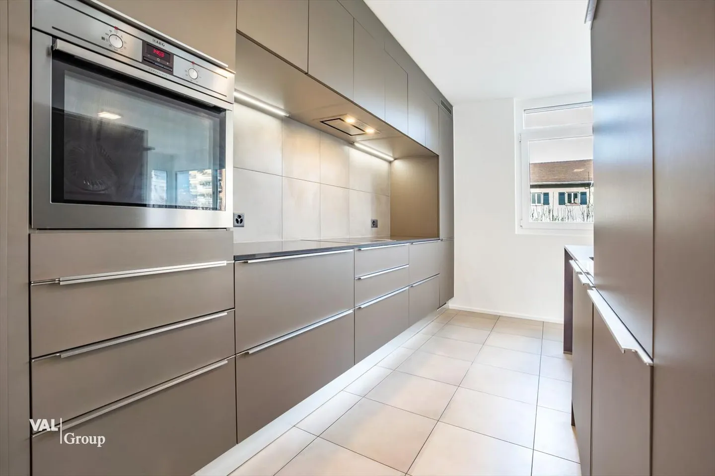 Découvrez un espace lumineux et agréable - Photo 4 sur 12