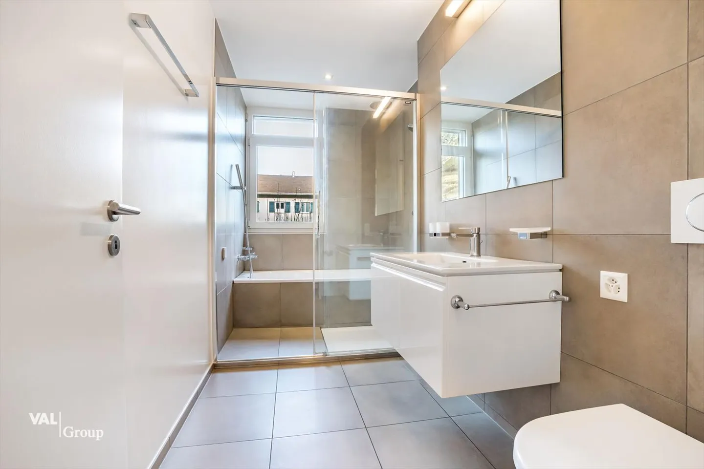 Découvrez un espace lumineux et agréable - Photo 8 sur 12