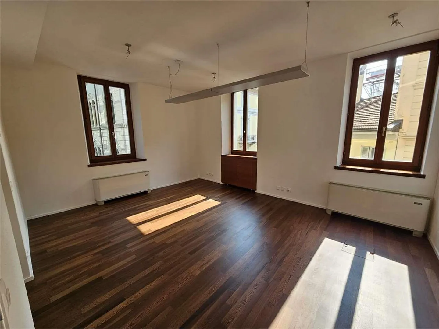 Lugano centre, location bureau 4.5 pièces de 120 m² - Photo 3 sur 13