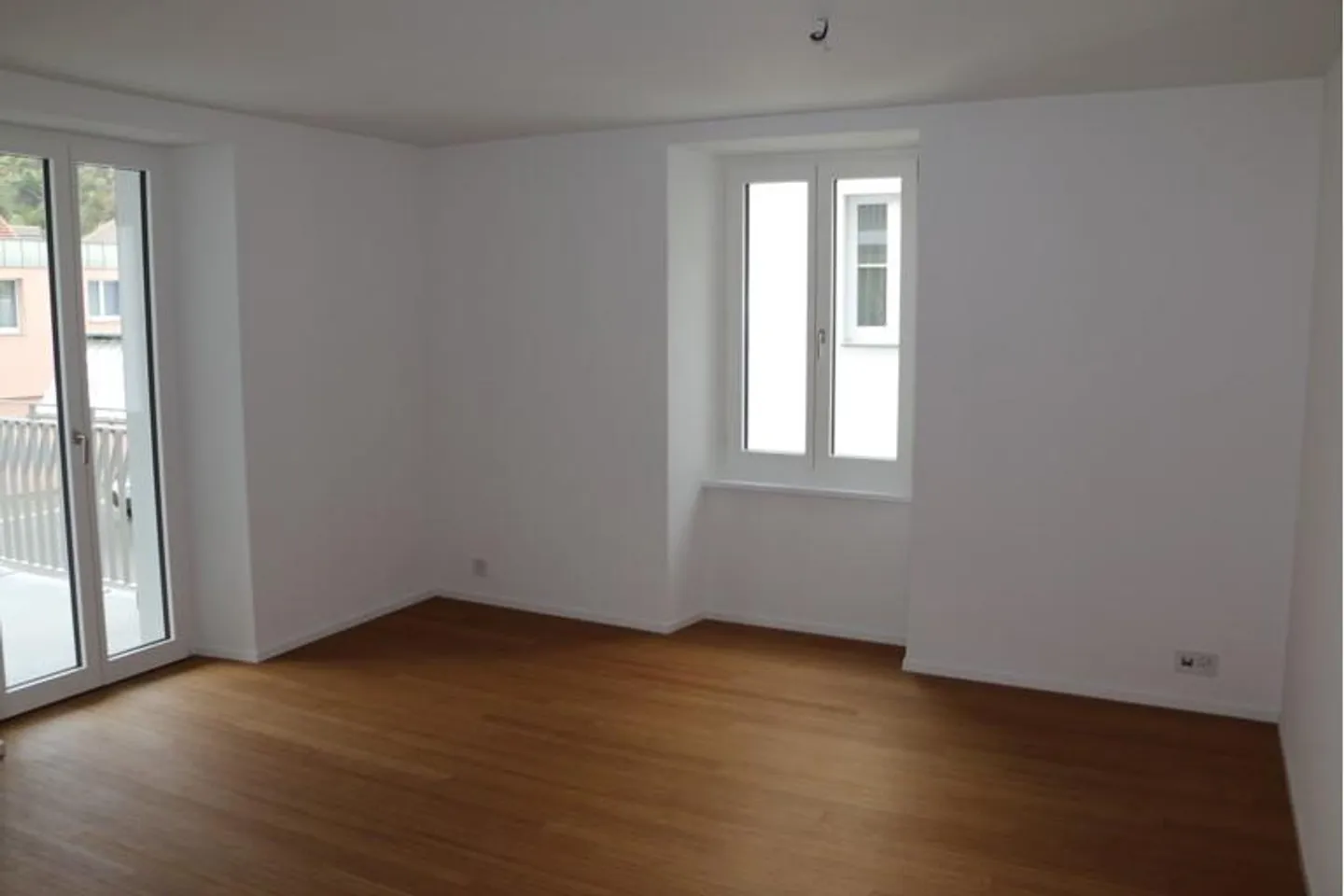 Emplacement résidentiel attrayant au centre - Photo 1 sur 3