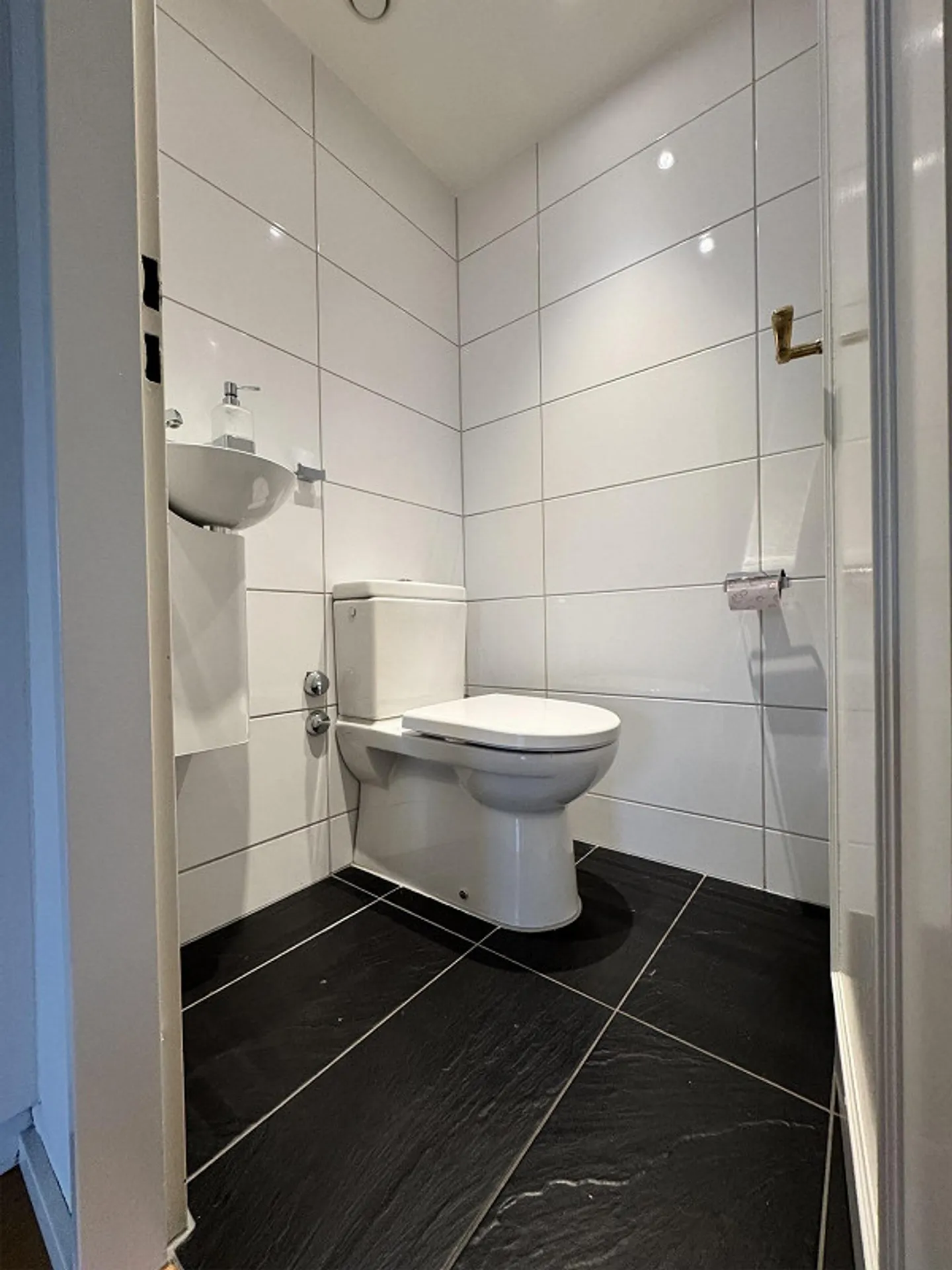 Charming 3.5 / 4-room apartment in Basel at Petersplatz - Photo 8 of 18