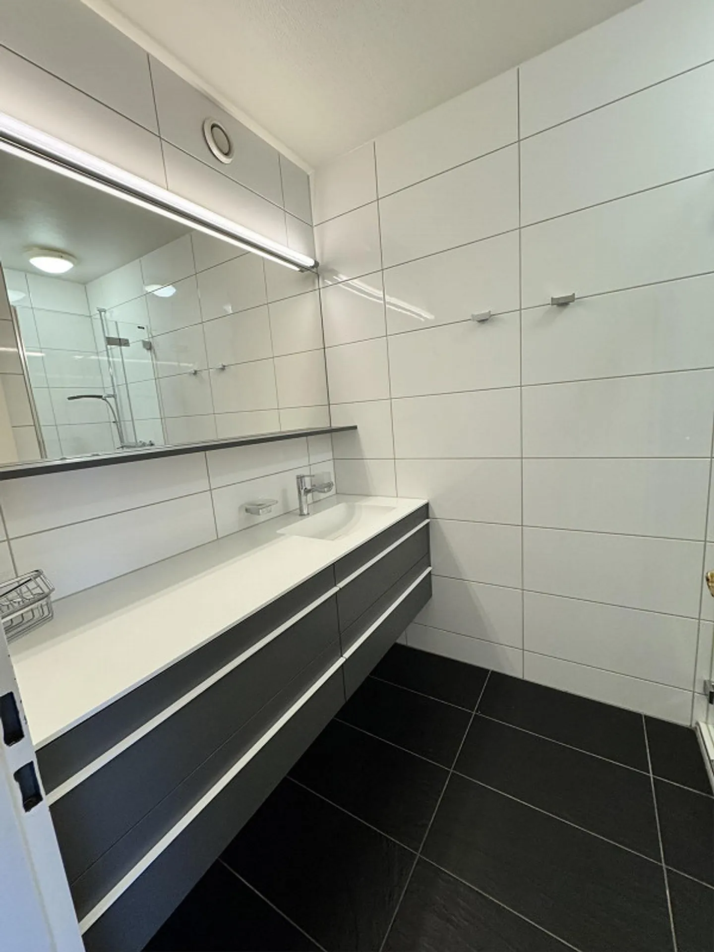 Charming 3.5 / 4-room apartment in Basel at Petersplatz - Photo 9 of 18