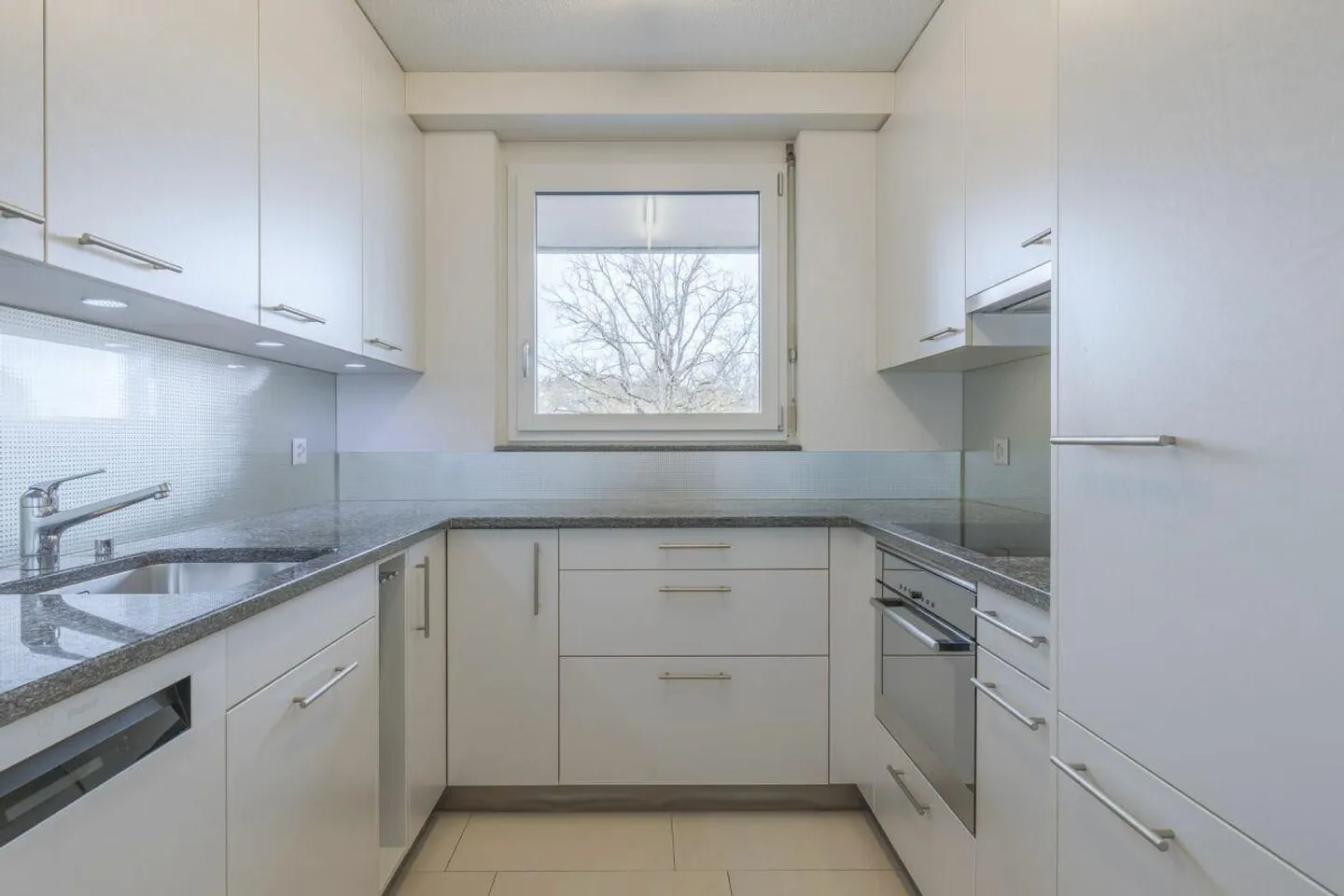 Frisch renovierte Wohnung mit grosser Terrasse im Herzen von Bremgarten BE - Foto 4 von 9