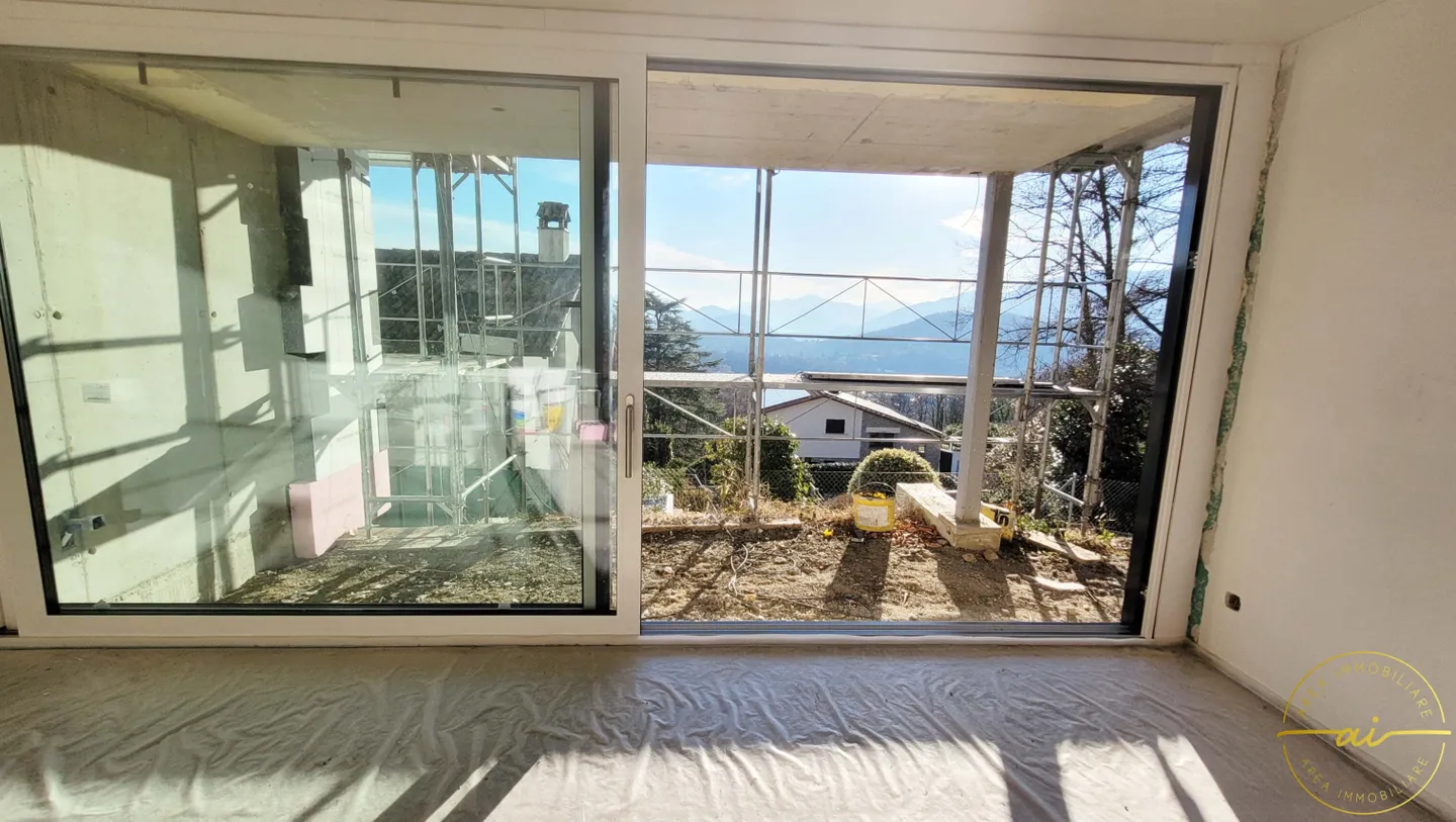 Exklusive 4,5 Zimmer mit Garten und Panoramablick - Foto 1 von 6