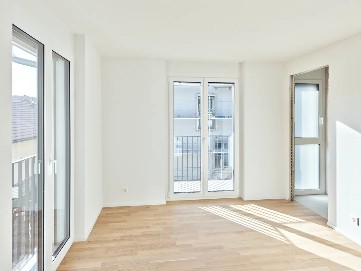 Appartement moderne avec balcon - Photo 3 sur 5