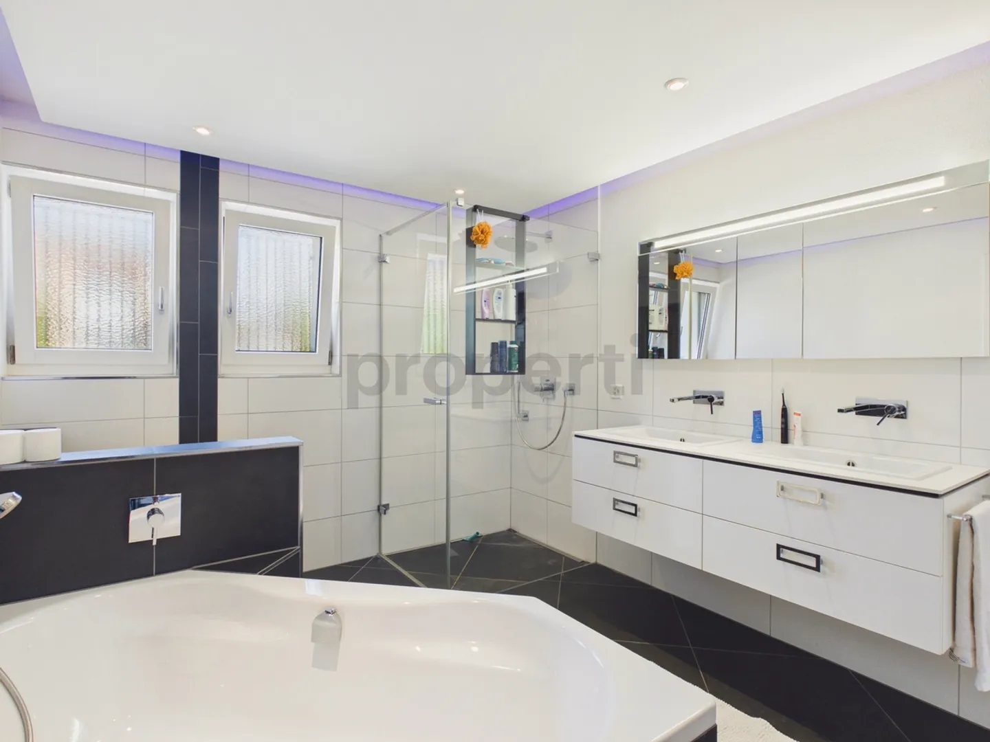 Maison familiale avec beaucoup d'espace, jardin et de nombreux extras - Photo 10 sur 13