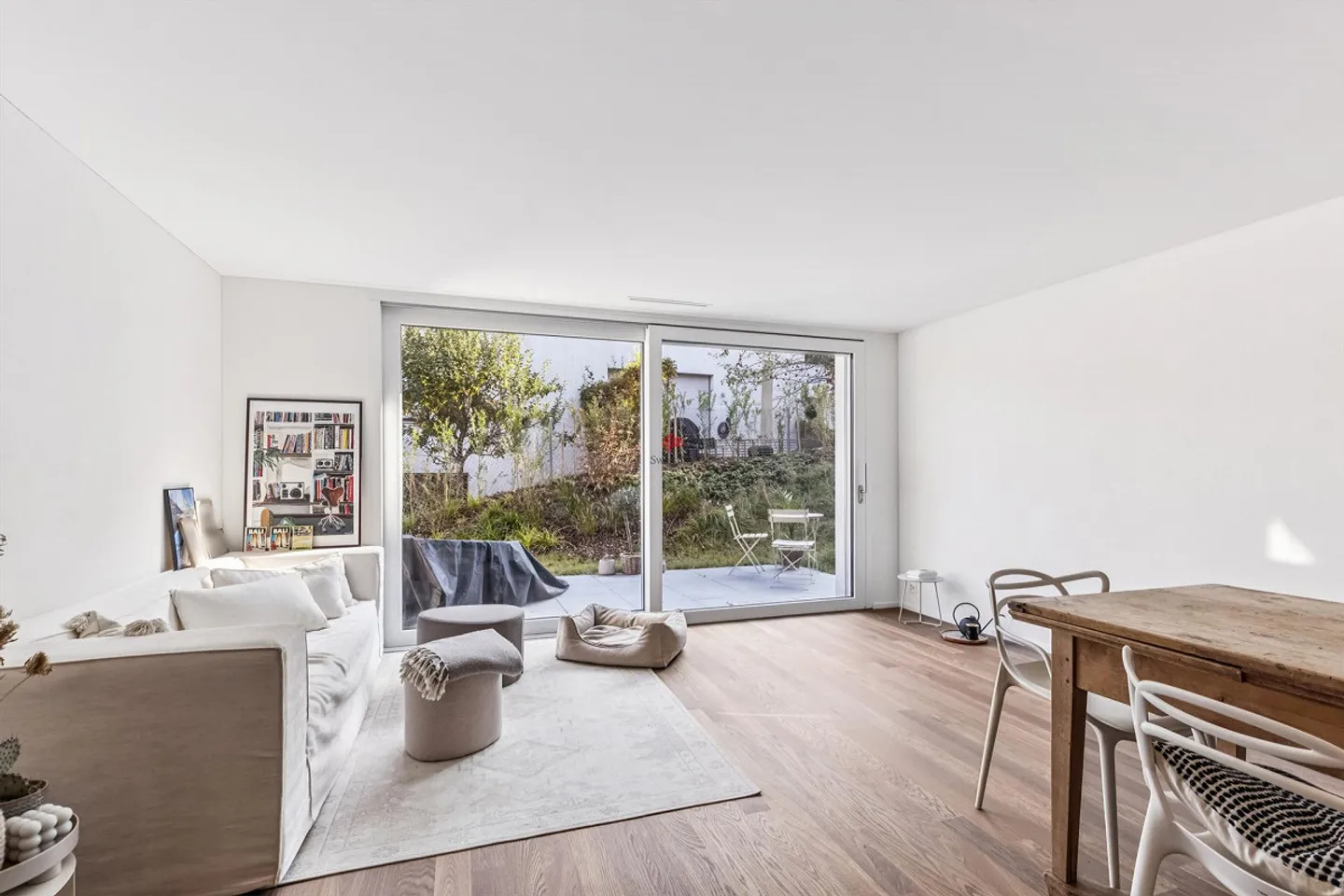 Stylish Living in the Green - in the Heart of Zurich - Photo 2 of 17