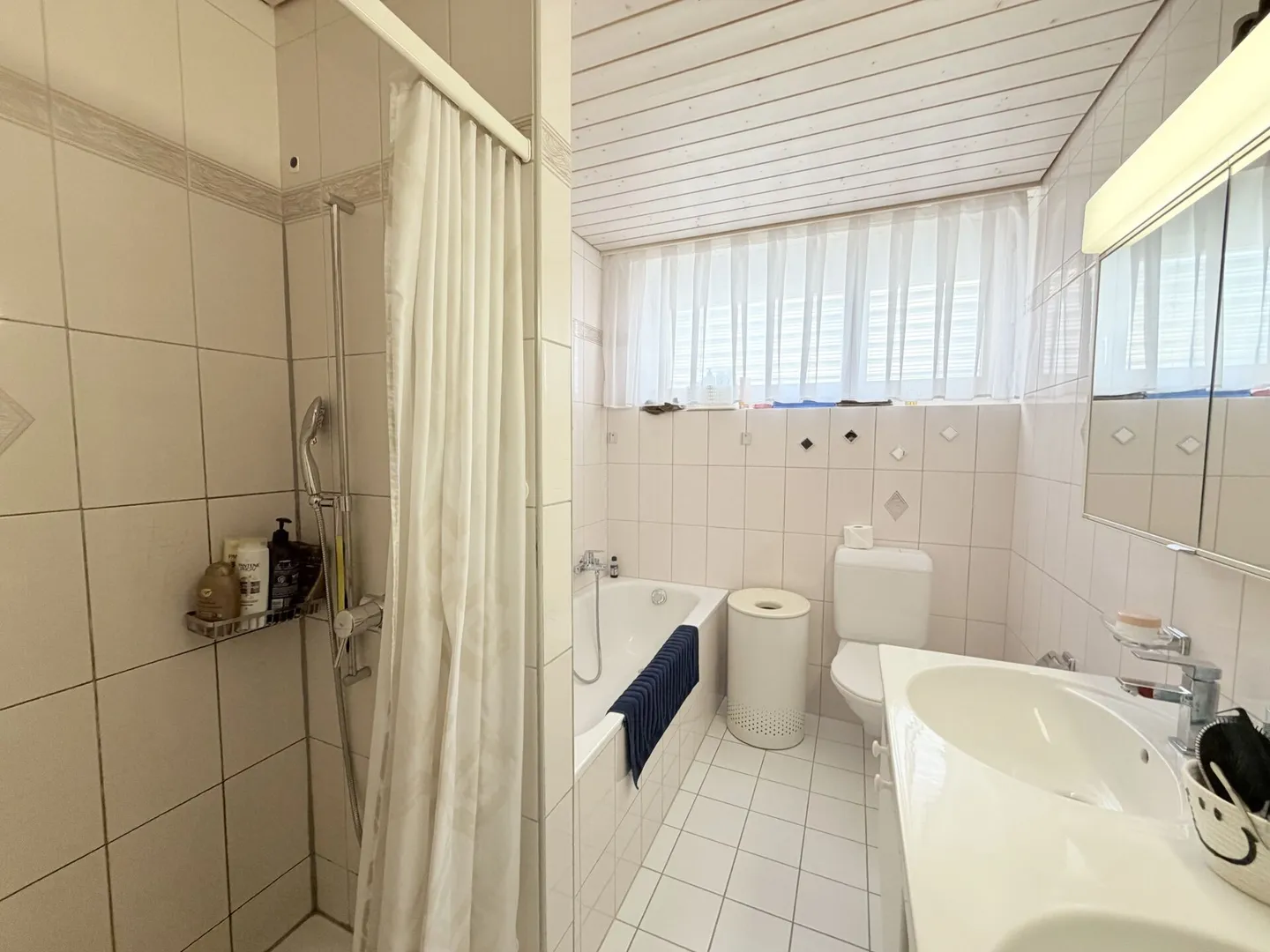 Geräumiges Doppeleinfamilienhaus mit Wintergarten - Foto 11 von 15