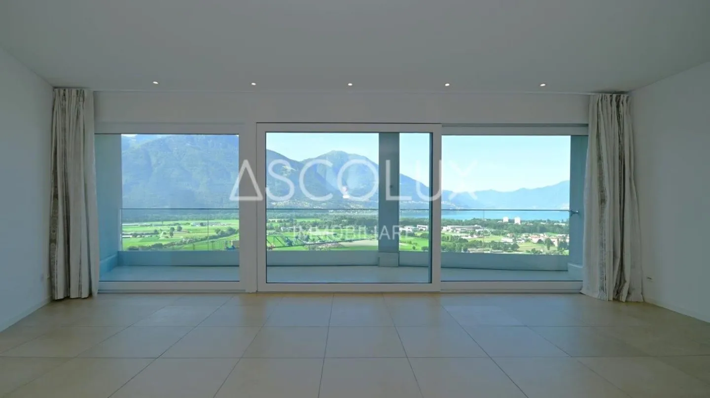 3.5-Zimmer-Wohnung mit Panoramablick und Seesicht | Appartamento 3.5 locali con terrazza coperta, vista panoramica e lago - Photo 10 sur 13