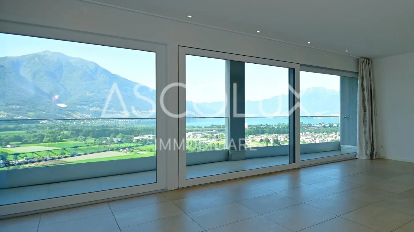 3.5-Zimmer-Wohnung mit Panoramablick und Seesicht | Appartamento 3.5 locali con terrazza coperta, vista panoramica e lago - Photo 11 sur 13