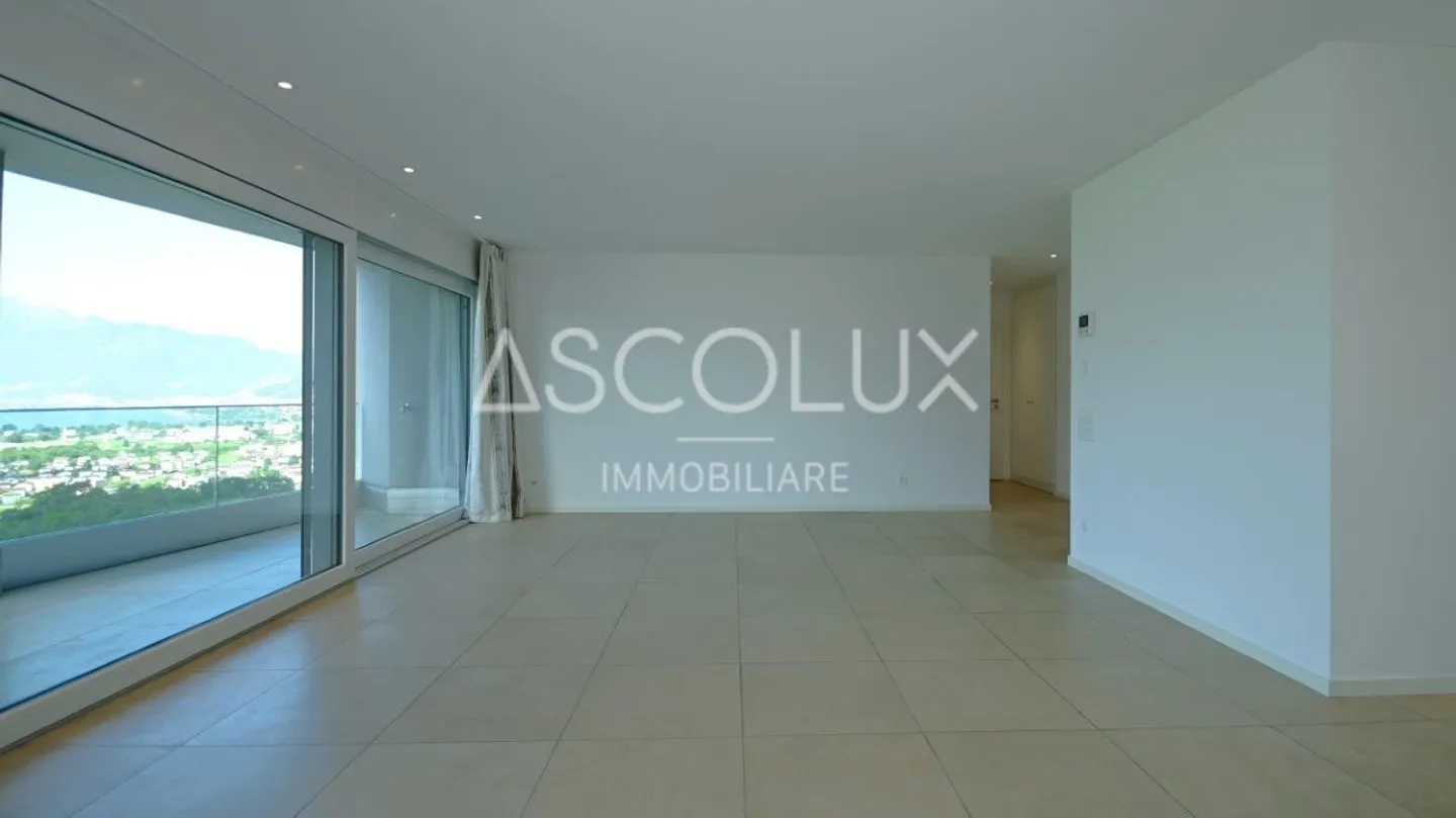 3.5-Zimmer-Wohnung mit Panoramablick und Seesicht | Appartamento 3.5 locali con terrazza coperta, vista panoramica e lago - Photo 13 sur 13