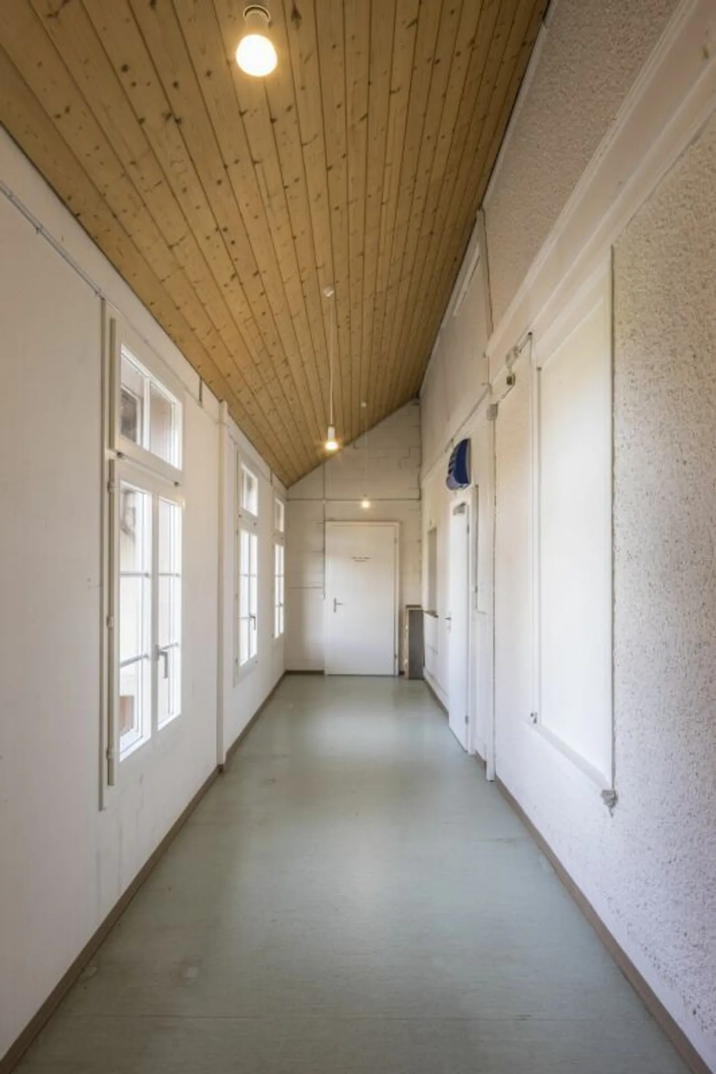 Commercial property with great potential for use - Photo 8 of 13