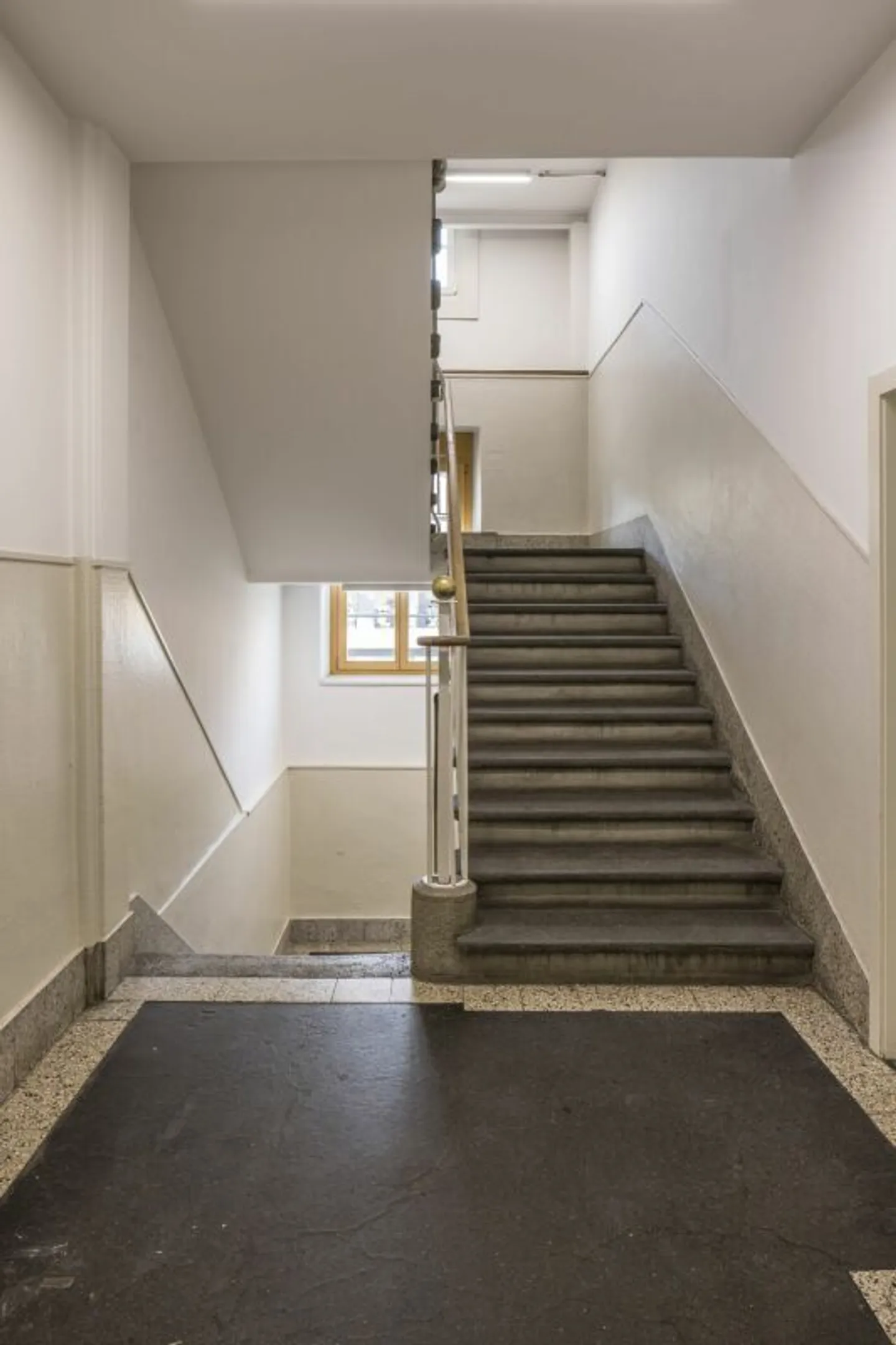 Commercial property with great potential for use - Photo 9 of 13