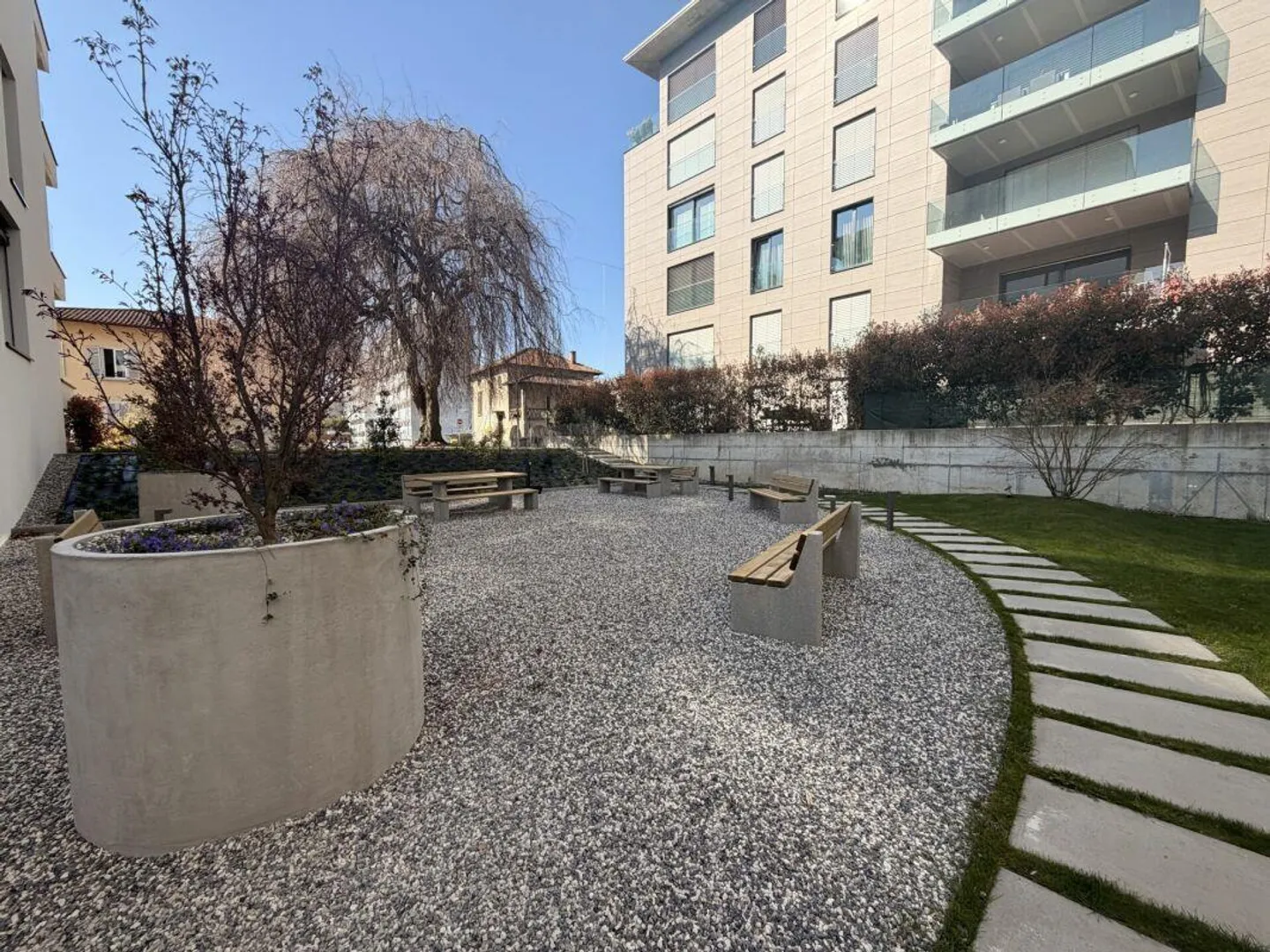 New 2.5-room penthouse apartment with large terrace (furnished) - Photo 12 of 15