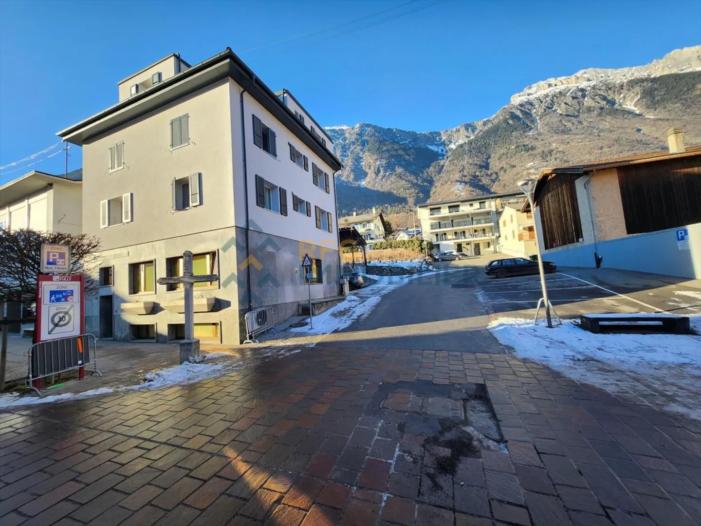 Appartamento in vendita - Foto 1 di 9