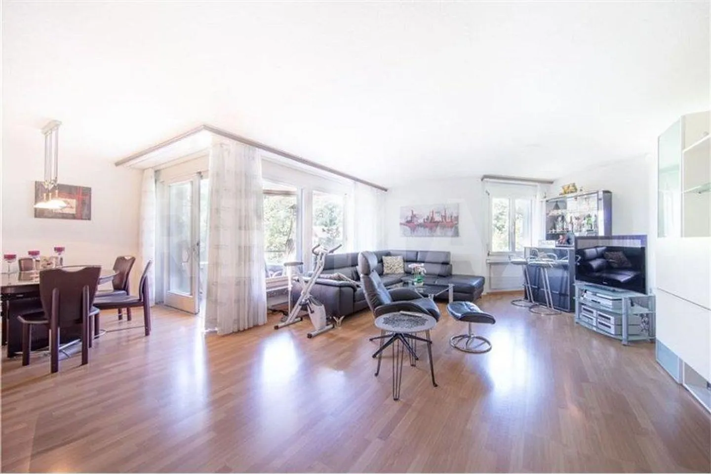 Attractive and Quiet 4.5-Room Apartment with a View of Pilatus, 6020 Emmenbrücke LU - Photo 1 of 13