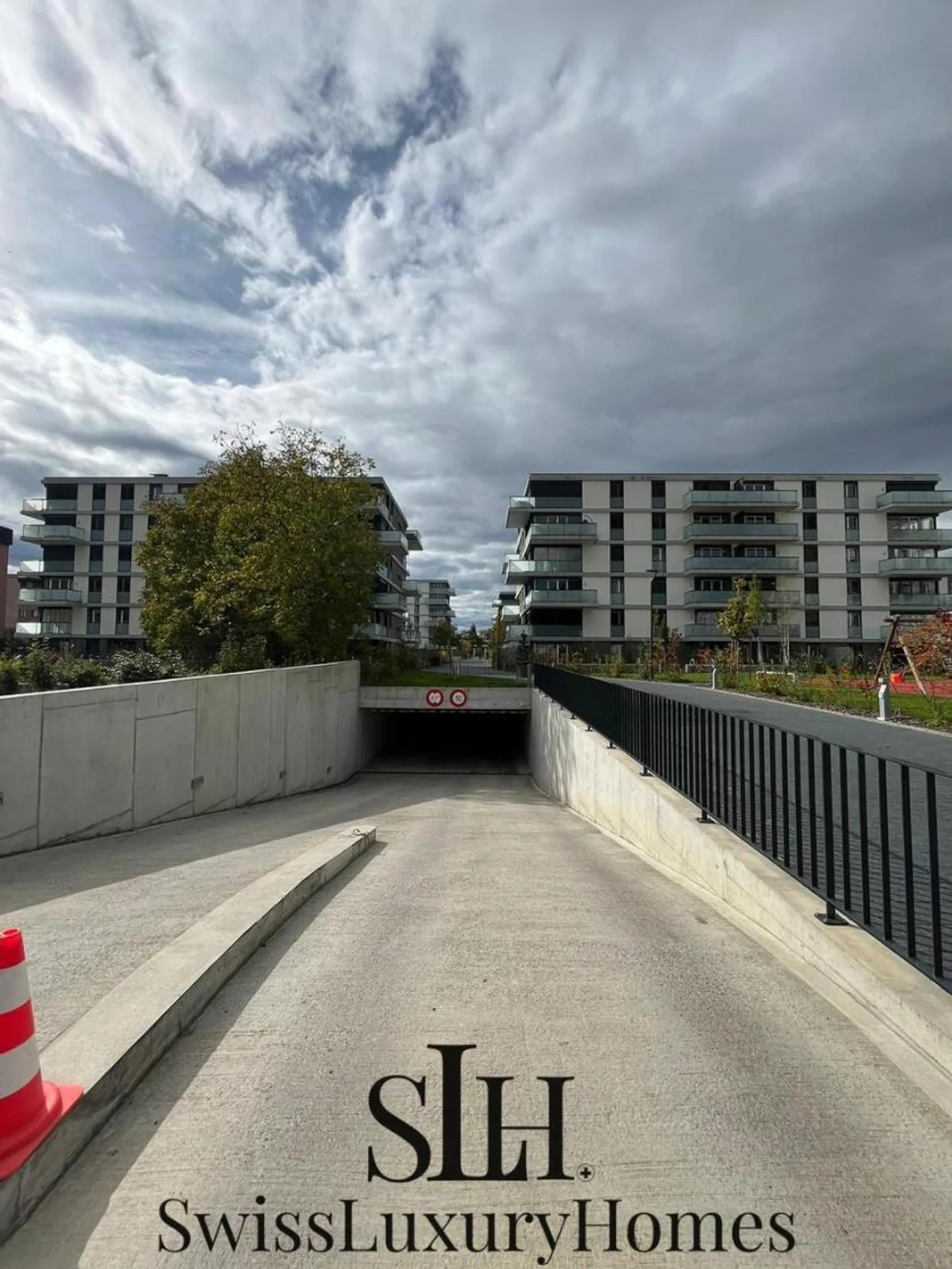 2.5 Room Apartment - Photo 2 of 6