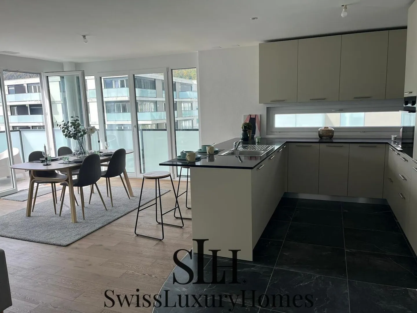 2.5 Room Apartment - Photo 3 of 6