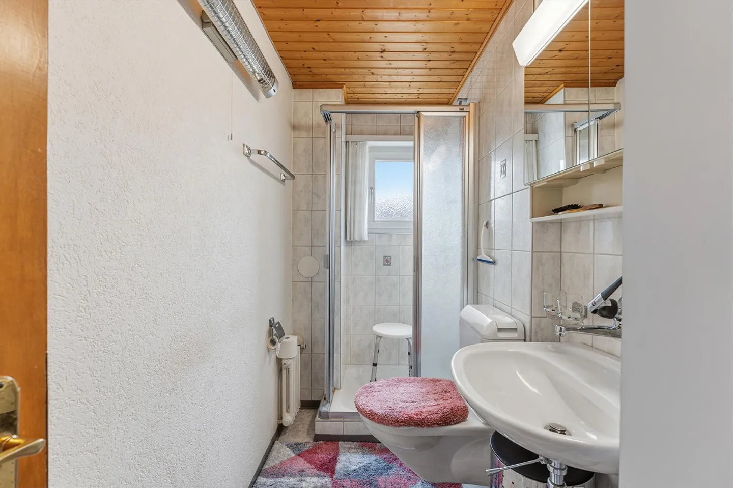 Charming Family Home with Garden - Photo 12 of 14