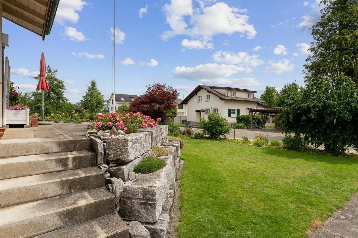 Charming Family Home with Garden - Photo 3 of 14