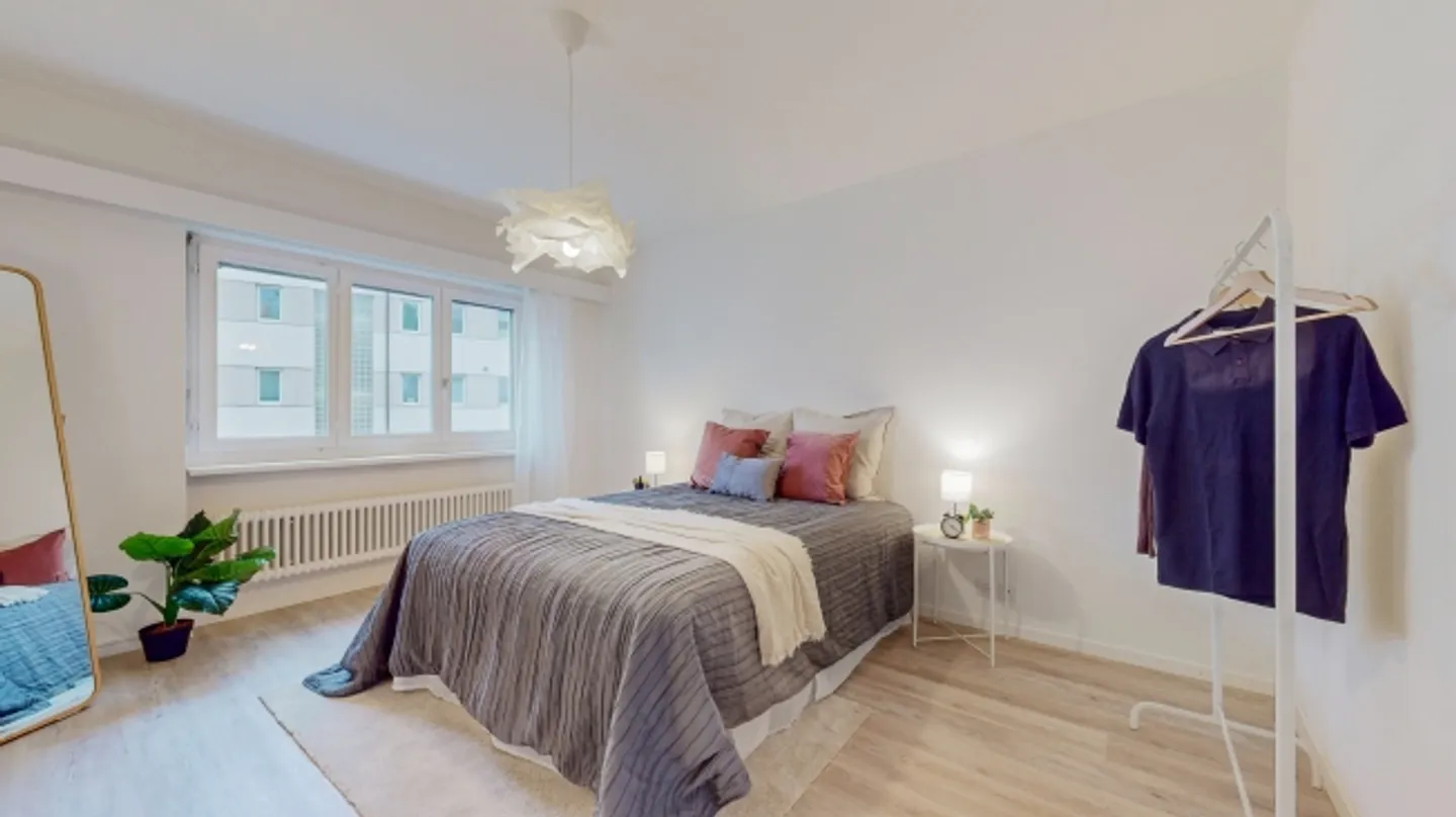 «FRISCH RENOVIERTE STADTWOHNUNG MIT ZWEI BALKONEN» - Foto 6 von 8
