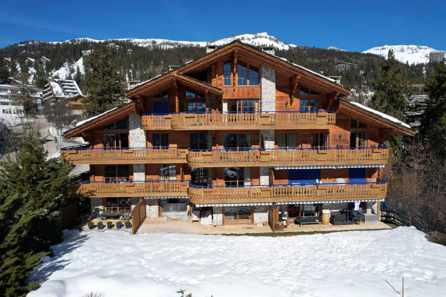 MAGNIFICENT 6.5 ROOM DUPLEX/PENTHOUSE APARTMENT IN THE CENTER WITH VERY NICE AMENITIES - Photo 1 of 12