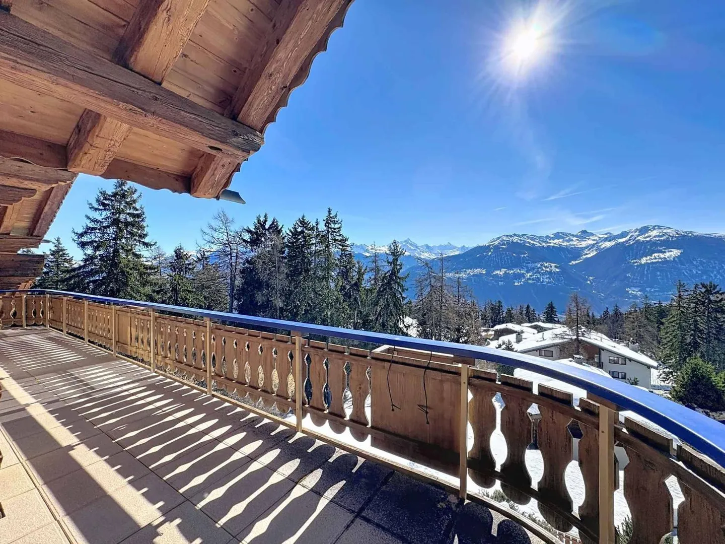 MAGNIFICENT 6.5 ROOM DUPLEX/PENTHOUSE APARTMENT IN THE CENTER WITH VERY NICE AMENITIES - Photo 3 of 12