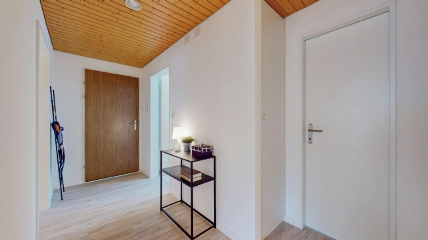 «FRISCH RENOVIERTE STADTWOHNUNG MIT ZWEI BALKONEN» - Foto 7 von 8